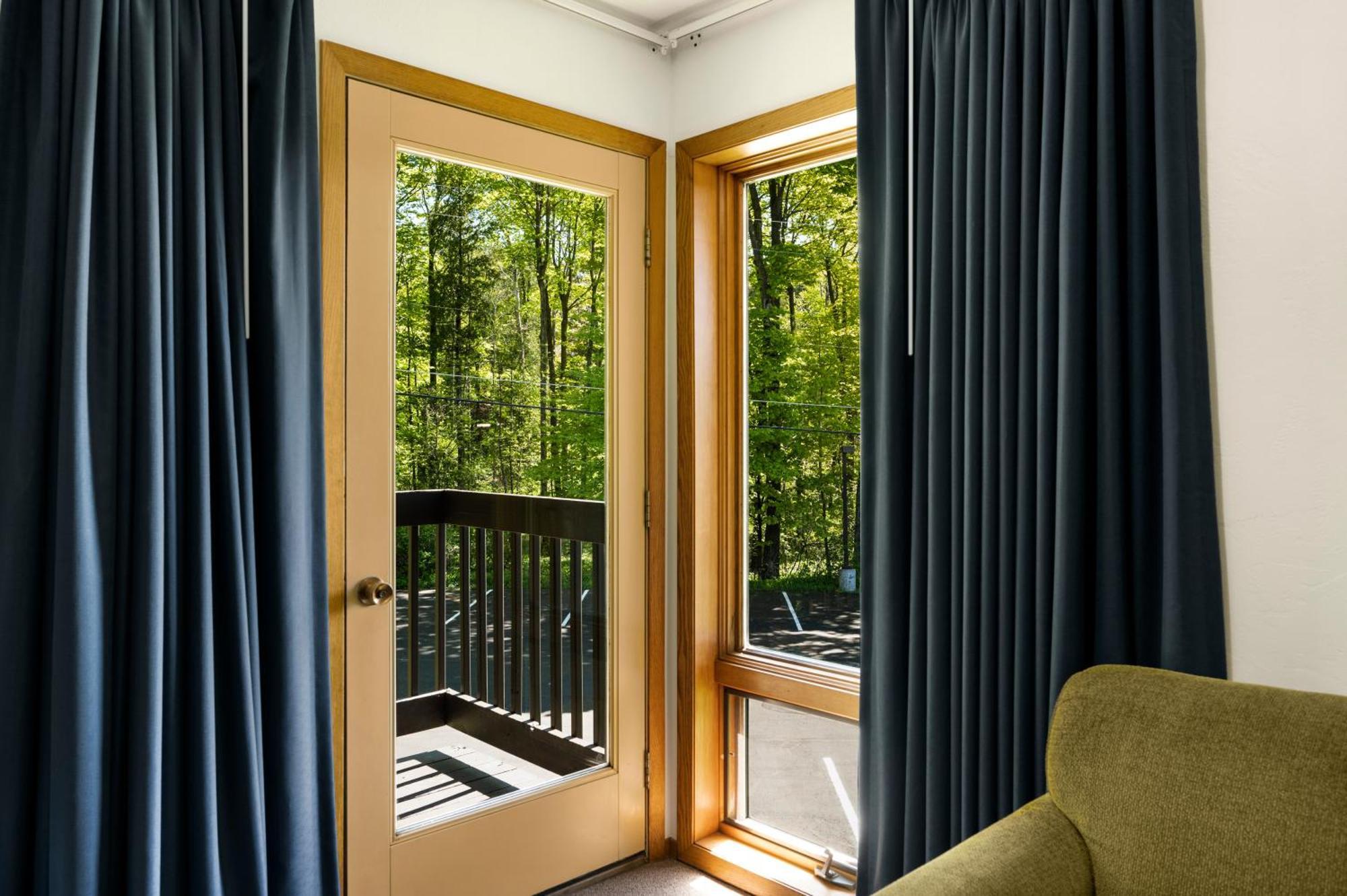 Pine Grove Resort Эфрейм Экстерьер фото
